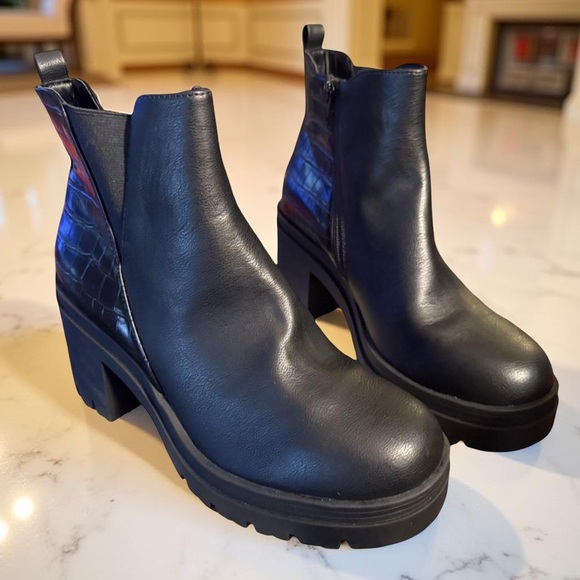 Sun + Stone Shoes - Sun + Stone NWT Sz 9 Black Veronika Vegan Leather Gothic Grunge Boots (SH125)